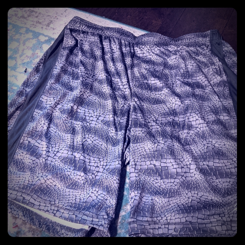 NWOT Energy Zone shorts in gray snakeskin print